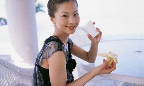 男子旅馆强奸外国女
